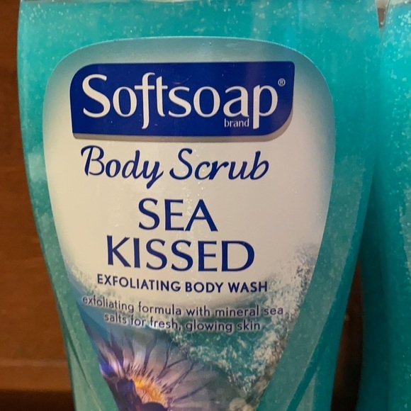 Softsoap Body Scrub & Hand wash Bundle - Picture 2 of 6